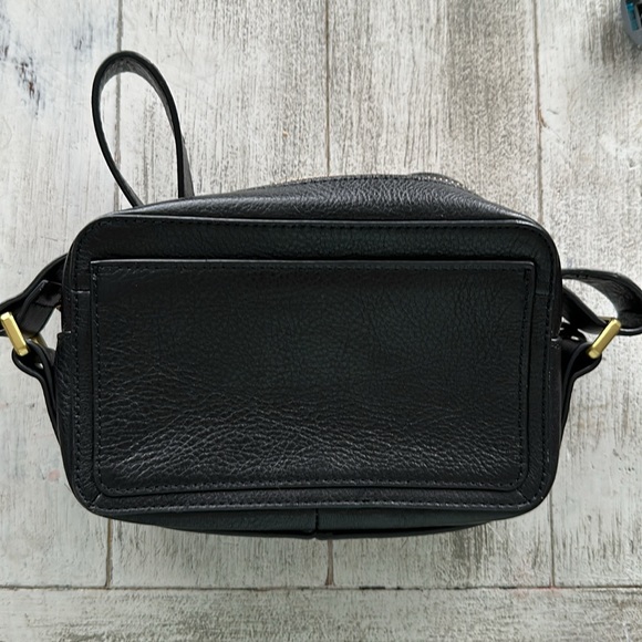 New without tags black leather Fossil crossbody. - Picture 7 of 7